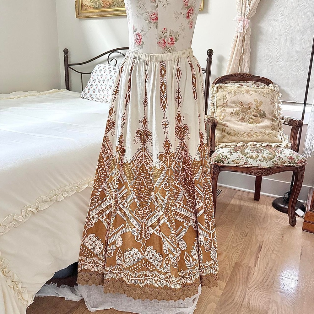 Boho Maxi skirt  70s Tantrums size small cream and brown maxi skirt